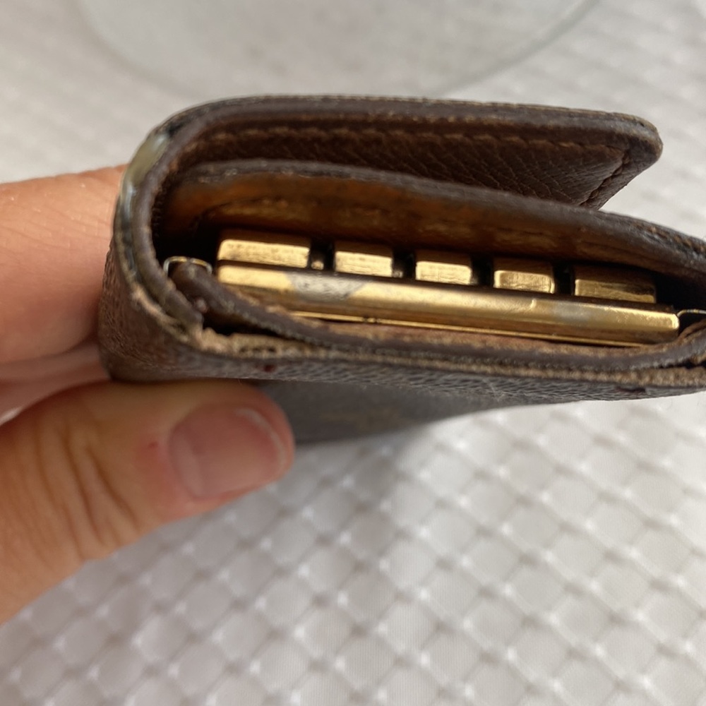 Louis Vuitton Monogram Key Case - Picture 5 of 6